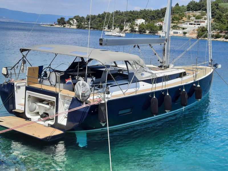 bach yacht brokerage