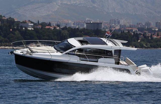 Sealine C335V 2023